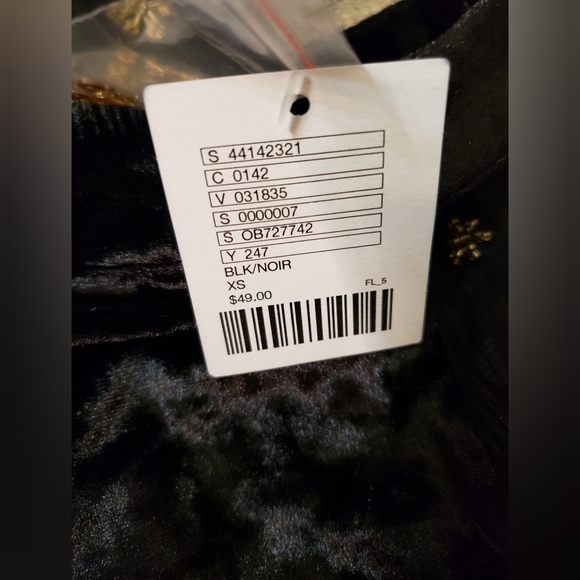 Urban Outfitters Out From Under Black Velvet Set - Picture 3 of 8